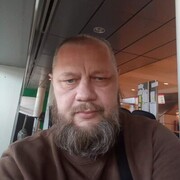  New Glasgow,  Ihor, 49