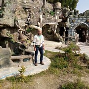  ,   Amer, 42 ,  