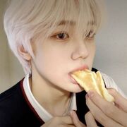  ,   Seongmin, 21 ,   ,   