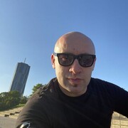  ,   Dragan, 25 ,   ,   