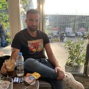  ,   Roland, 33 ,   ,   