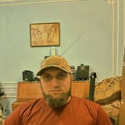  ,  Ali, 40