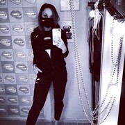 ,   Viktoria, 37 ,   , 