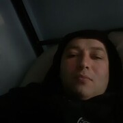  ,  Luka, 32