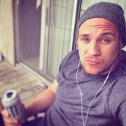  ,   Artem, 32 ,   ,   , c 