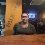   ,  Leon, 42