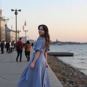  ,  Yana, 27