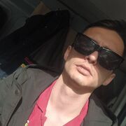  ,  Ruslan, 25
