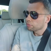  ,  Tomas, 40