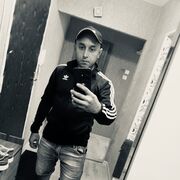  ,  Marat, 33