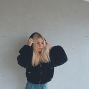  ,  Karina, 21