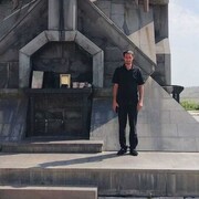  ,   Levon, 43 ,   ,   