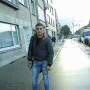  ,  Nikolas, 32