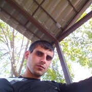  ,  Armen, 33