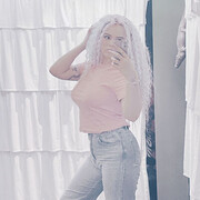   ,  Valeria, 20