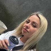  ,   Violetta, 32 ,   ,   