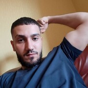  ,  Eliee, 24