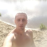  ,   Lexa, 33 ,  