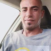  ,  Amir, 42