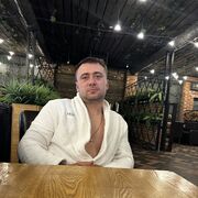  ,  Alex, 32