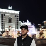  ,  Umidjon, 25