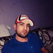  ,  Ali, 27