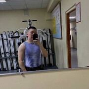  ,  Nikits, 22