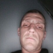  ,  Tarik, 32