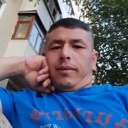  ,  Zokirjon, 32