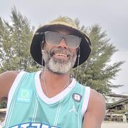  ,  Momo, 42