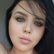  ,  Alenka, 22