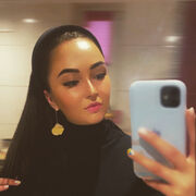  ,  Brunettt, 24