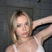  , 