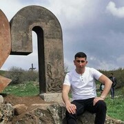  ,  Ghukas, 25