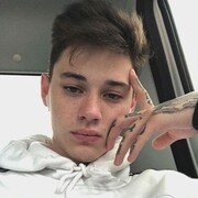  ,  Kira, 22