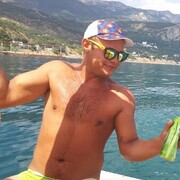  ,   Alexander, 32 ,   ,   , c 