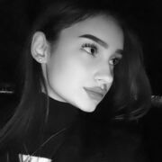  ,   Julia, 23 ,   ,   