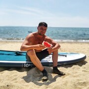  ,   Mikis, 39 ,   