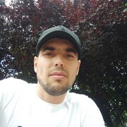  -,  Elyor, 31