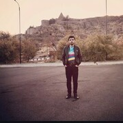  ,  Garik, 27