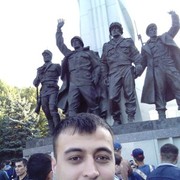 ,  Bekzod, 32