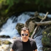  ,  Irakli, 33