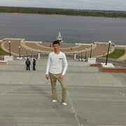  ,  Rustam, 32