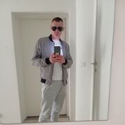  ,  Alex, 29