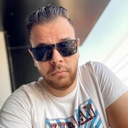  ,  Tato, 33