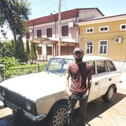 ,   Abduqodir, 33 ,  