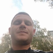  ,  Viktor, 37