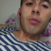  -,   Ali, 32 ,   ,   , c 