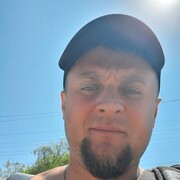  ,  Alex, 39
