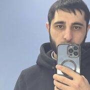  ,   Erik, 28 ,     